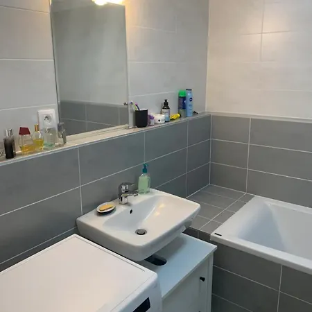 Amazing View-18th Floor-2 Bedrooms Flat - Free Parking *