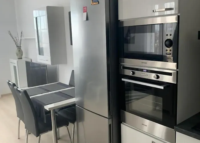 Amazing View-18th Floor-2 Bedrooms Flat - Free Parking