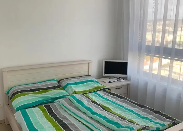 Amazing View-18th Floor-2 Bedrooms Flat - Free Parking *