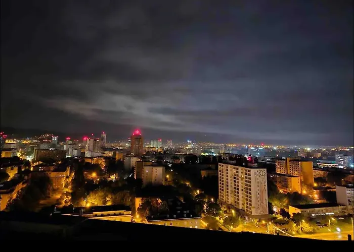 Amazing View-18th Floor-2 Bedrooms Flat - Free Parking * براتسيلافا