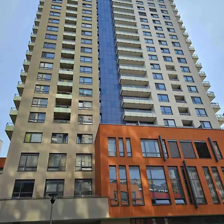 Amazing View-18th Floor-2 Bedrooms Flat - Free Parking * ブラチスラヴァ