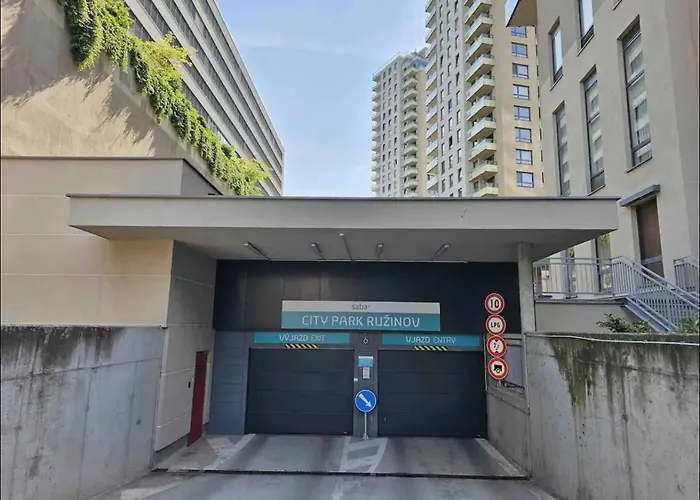 Amazing View-18th Floor-2 Bedrooms Flat - Free Parking *